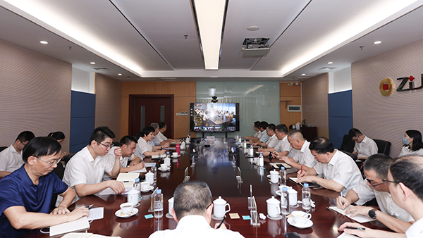 米兰体育app官方下载:亲子挖掘机玩具 第2018-08-13期 - 母婴在线观看